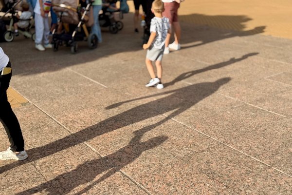 Родители отново на протест: Искат по-високо майчинство и детски надбавки